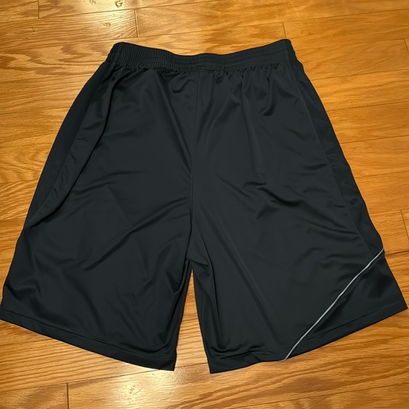 Adidas striped athletic shorts blue and light blue pockets adjustable drawstring - Picture 5 of 5